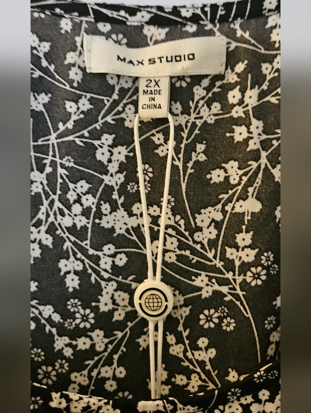 Max Studio Black and White Floral Midi Dress - Picture 4 of 5